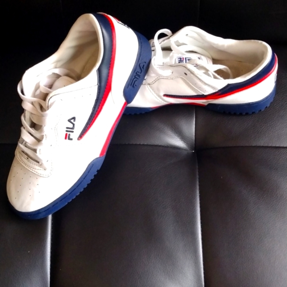 Fila size 5 UNISEX